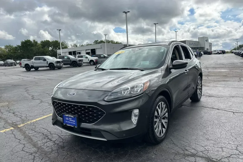 2020 Ford Escape Hybrid Titanium photo 1