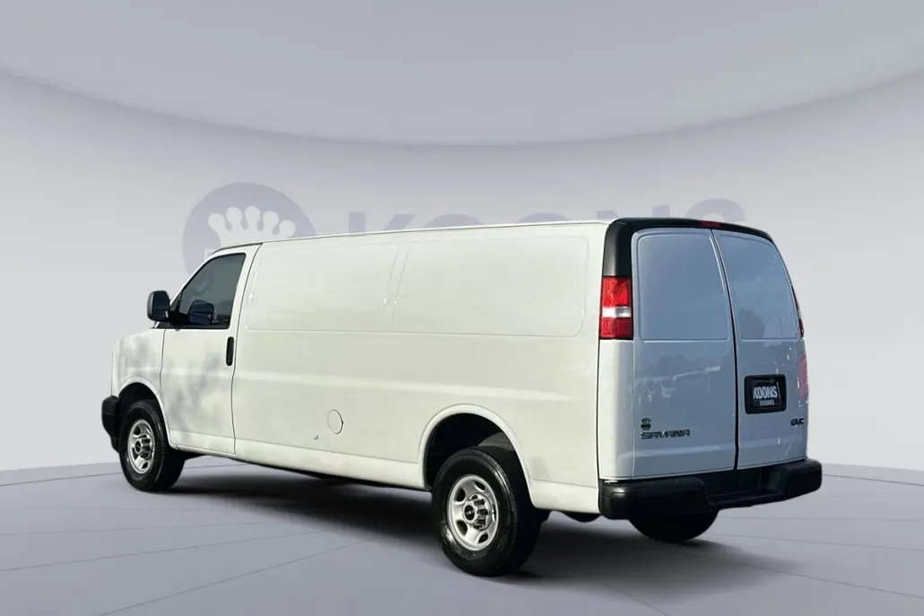 2023 Gmc Savana 2500 photo 1
