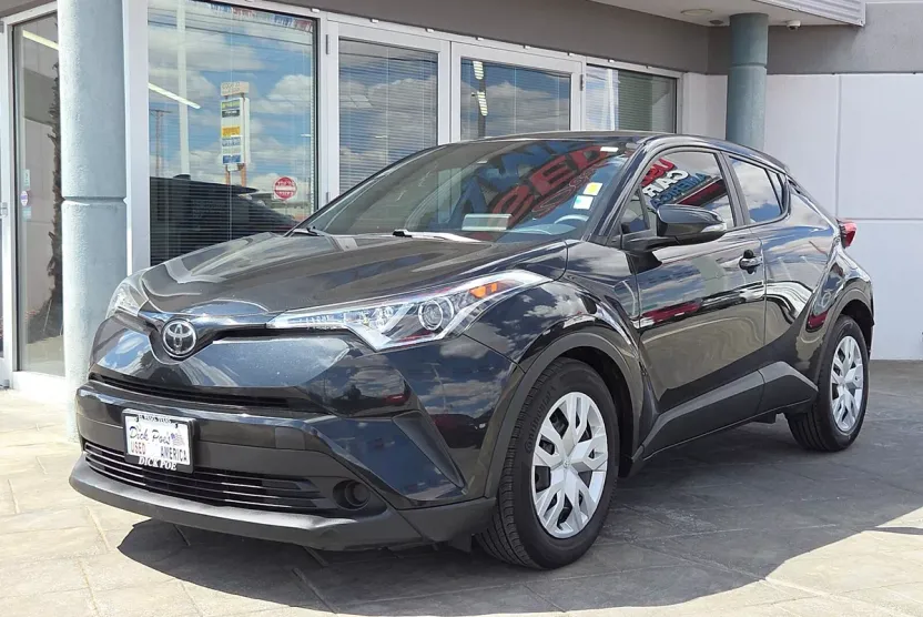 2019 Toyota C-HR XLE Limited photo 1