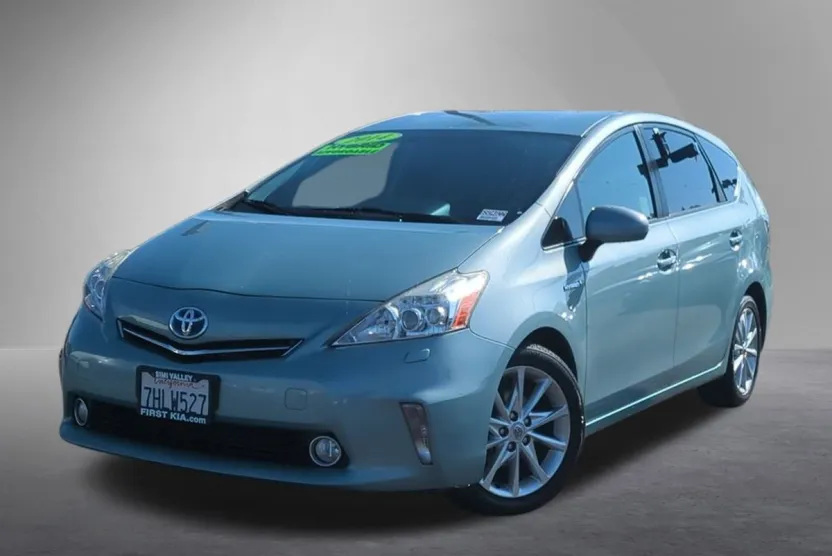 2014 Toyota Prius V Five photo 1