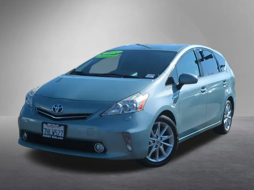 2014 Toyota Prius V Five photo 1