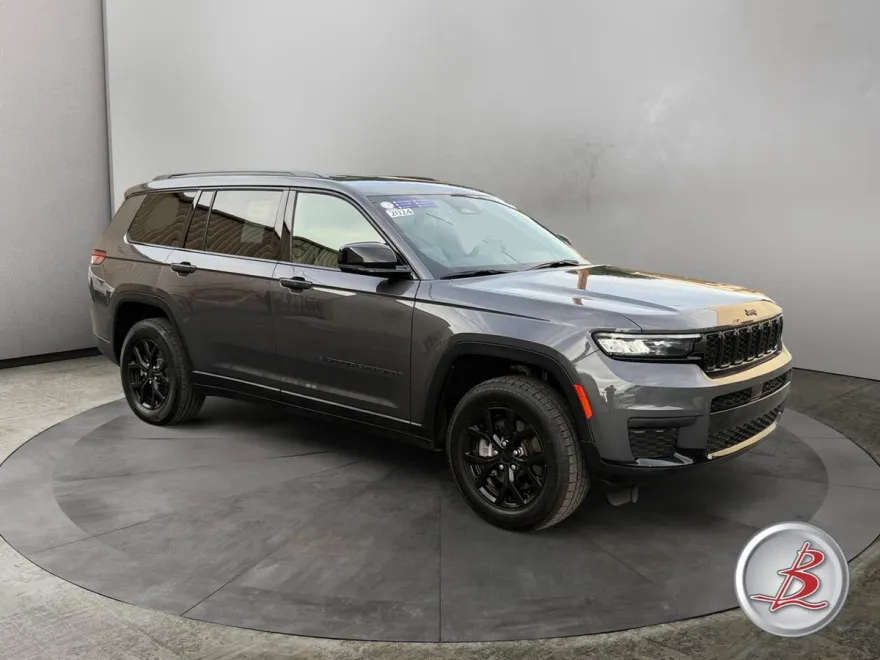 2024 Jeep Grand Cherokee Laredo photo 1
