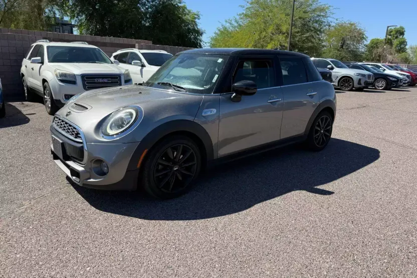 2020 Mini Cooper 4 Door Hardtop Signature photo 1