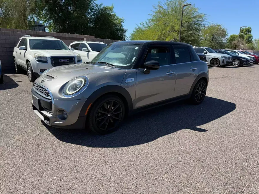2020 Mini Cooper 4 Door Hardtop Signature photo 1
