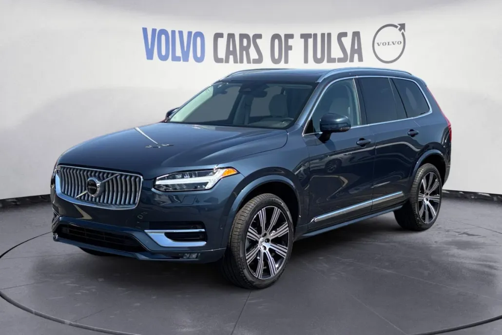 2025 Volvo XC90 Plus photo 1