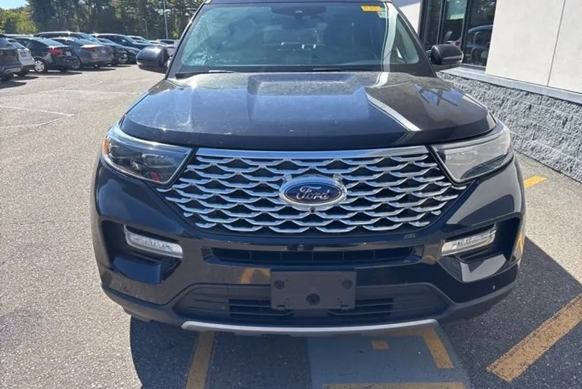 2020 Ford Explorer Platinum photo 1