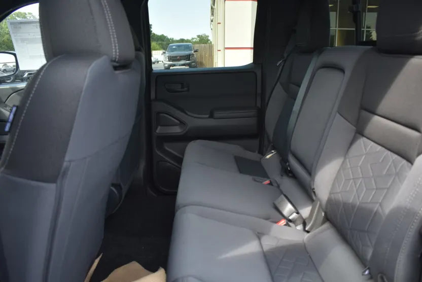 2026 Nissan Frontier SV photo 1