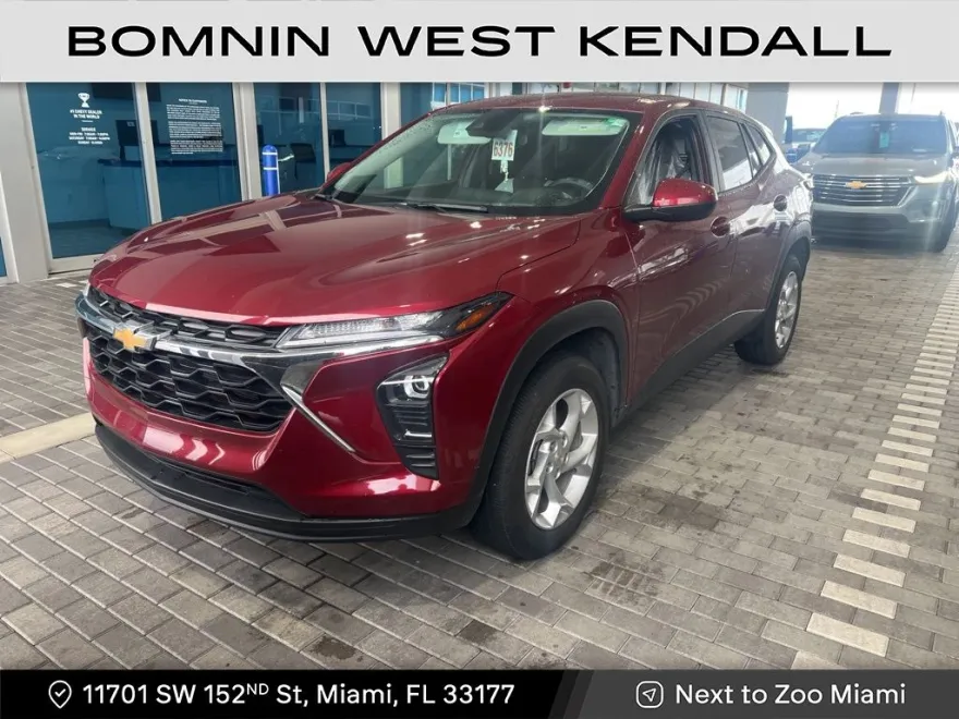 2024 Chevrolet Trax LS photo 1