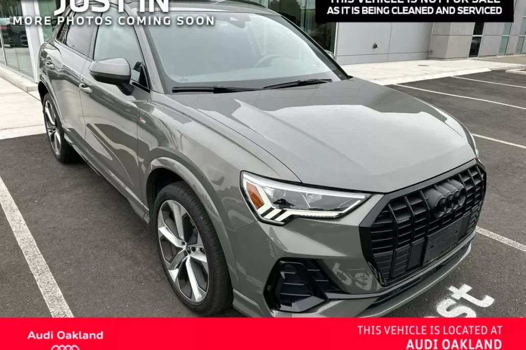 2022 Audi Q3 S line Premium Plus 45 TFSI photo 1