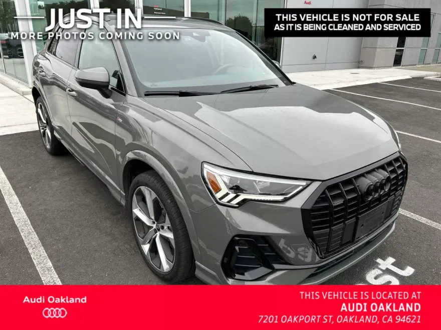 2022 Audi Q3 S line Premium Plus 45 TFSI photo 1
