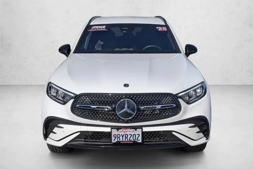 2025 Mercedes Benz GLC 300 4MATIC photo 1