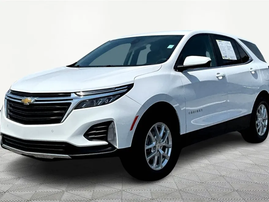 2022 Chevrolet Equinox LT photo 1