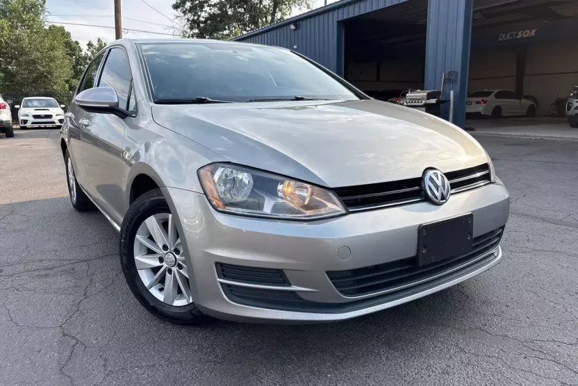 2016 Volkswagen Golf Base TDI SEL photo 1