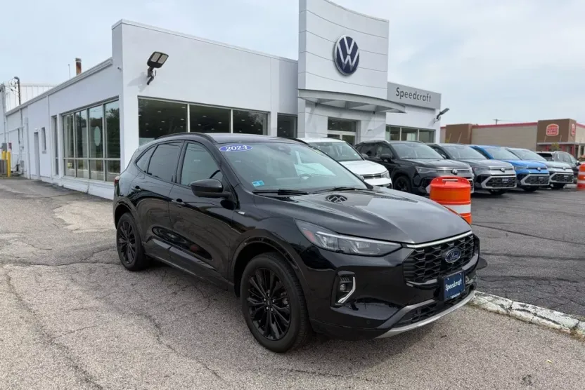 2023 Ford Escape ST-Line Elite photo 1