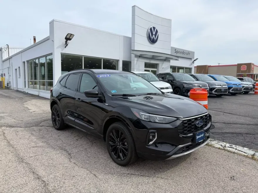2023 Ford Escape ST-Line Elite photo 1