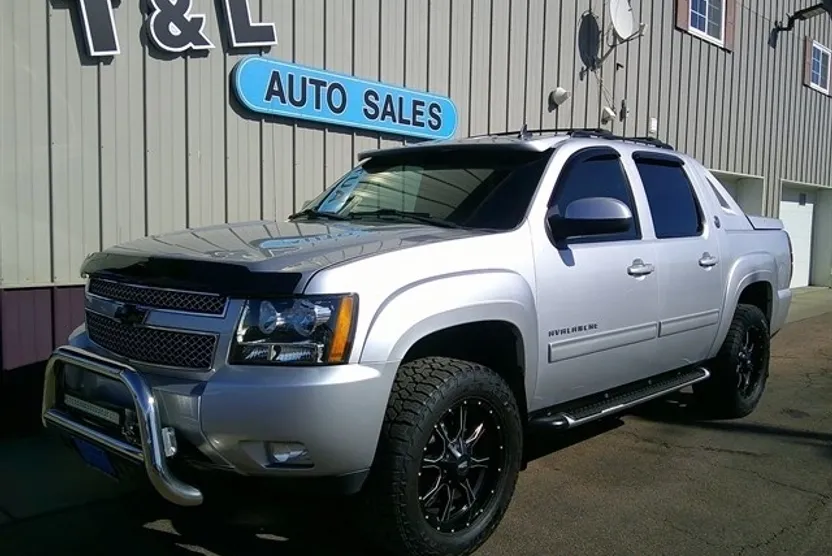 2013 Chevrolet Avalanche LT photo 1