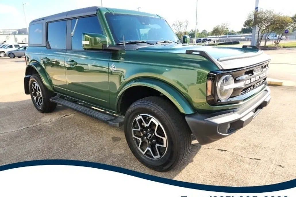 2023 Ford Bronco Outer Banks photo 1