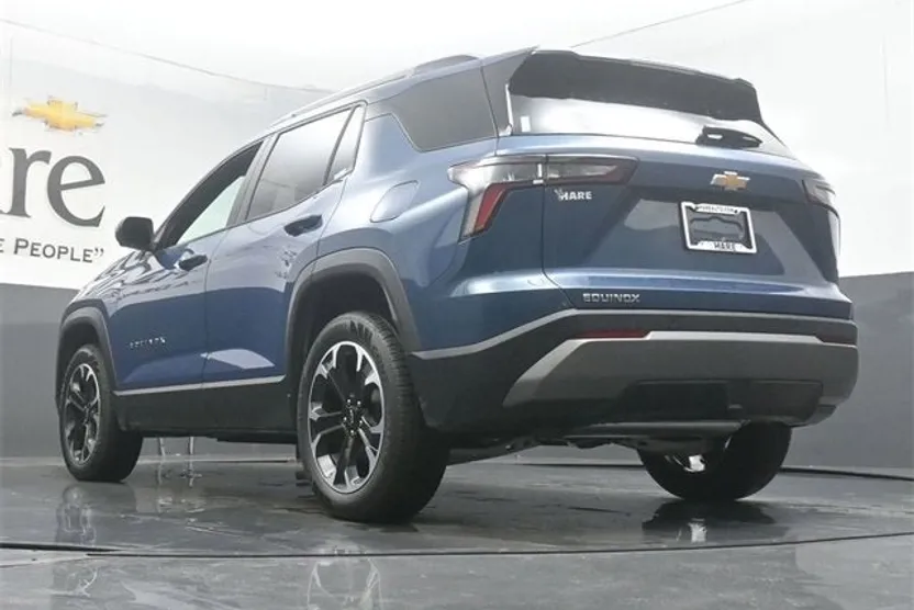 2026 Chevrolet Equinox LT photo 1
