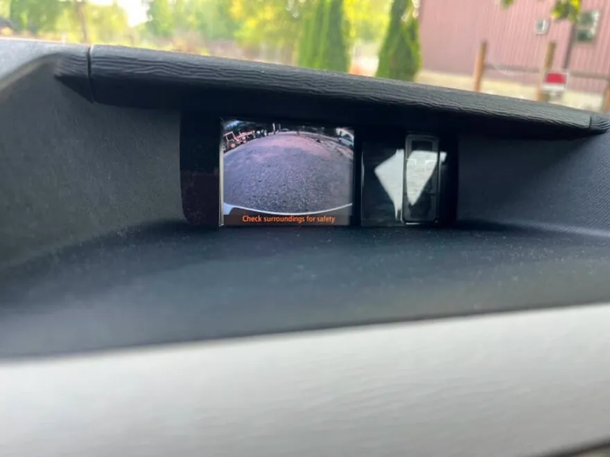 2012 Toyota Sienna LE photo 1