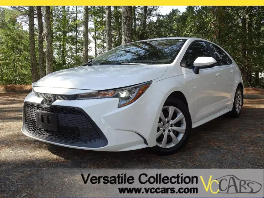 2021 Toyota Corolla LE photo 1