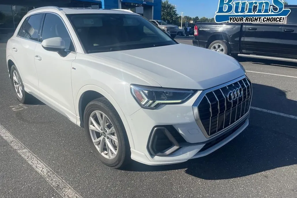2022 Audi Q3 S line Premium Plus photo 1