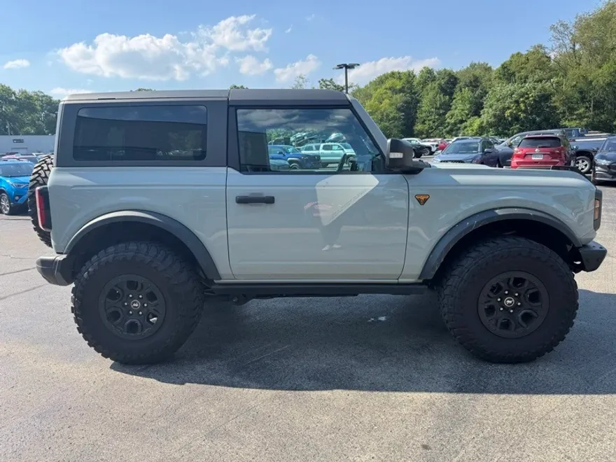 2022 Ford Bronco Badlands photo 1
