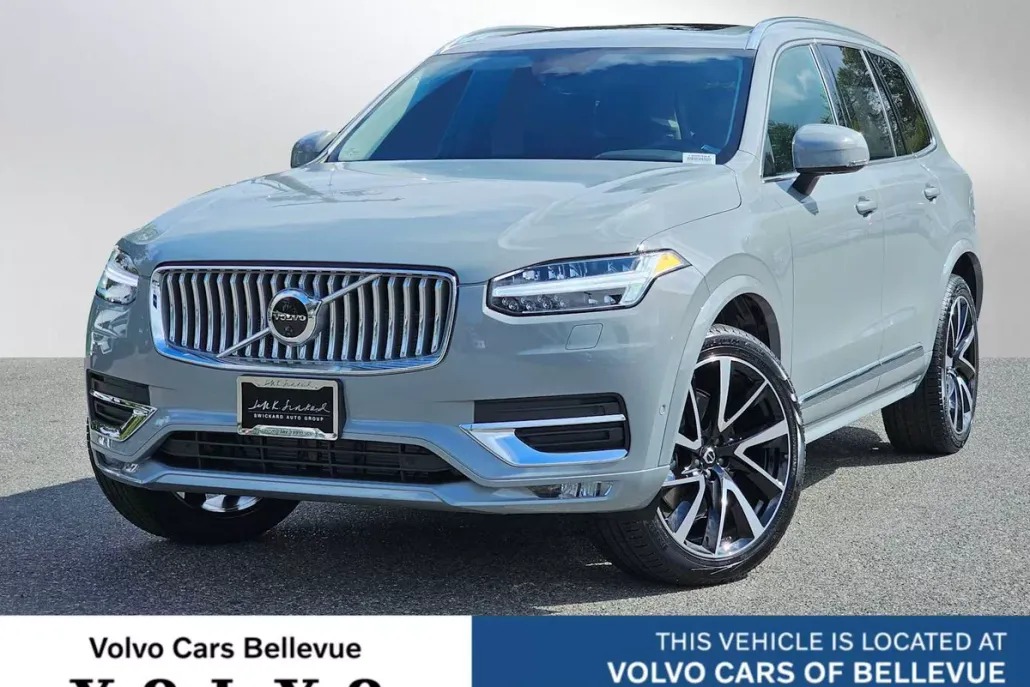 2025 Volvo XC90 B5 Plus photo 1