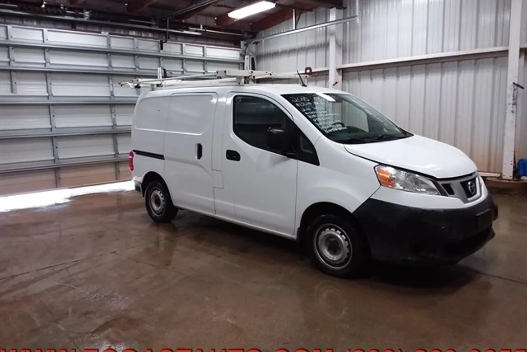 2015 Nissan NV200 S photo 1