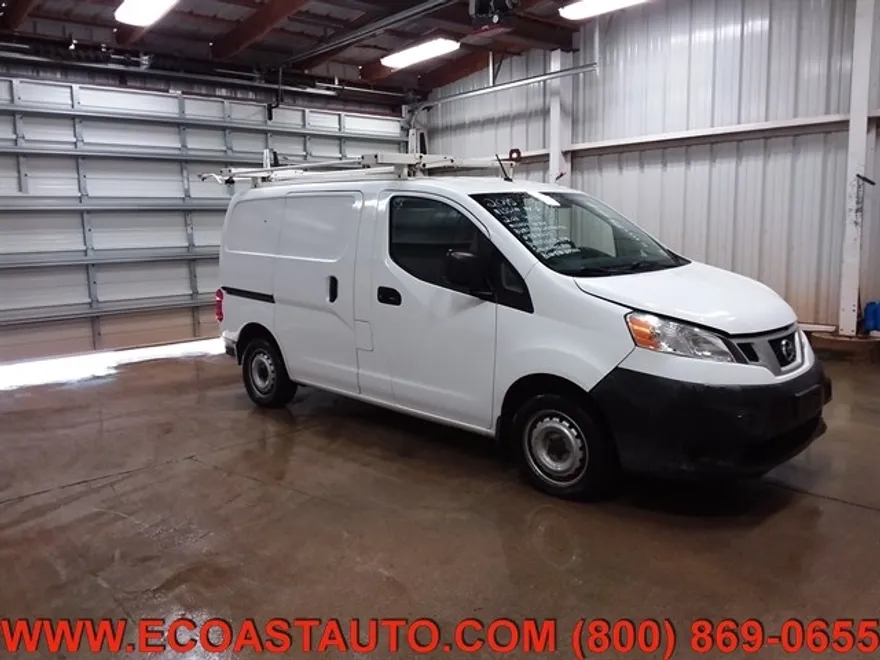 2015 Nissan NV200 S photo 1