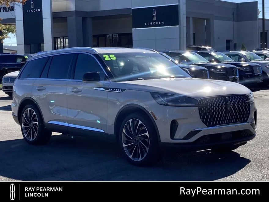 2025 Lincoln Aviator Reserve photo 1