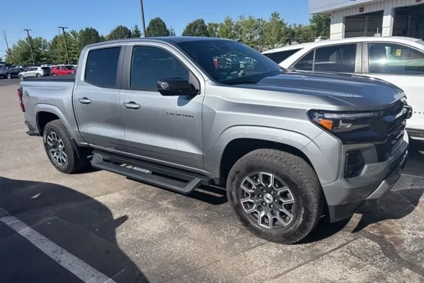 2024 Chevrolet Colorado Z71 photo 1
