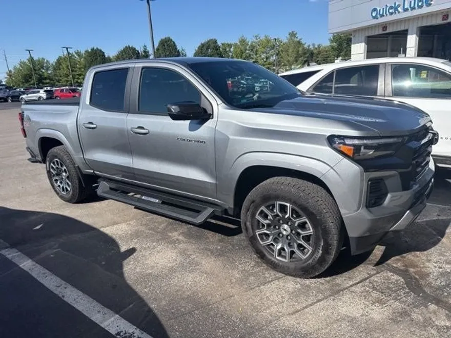 2024 Chevrolet Colorado Z71 photo 1