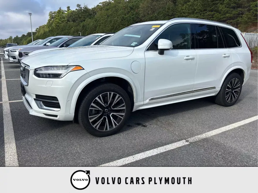 2024 Volvo XC90 T8 Plus photo 1