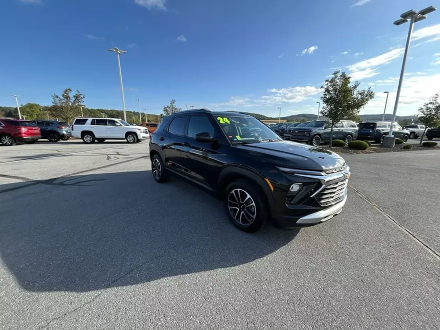 2024 Chevrolet Trailblazer LT photo 1