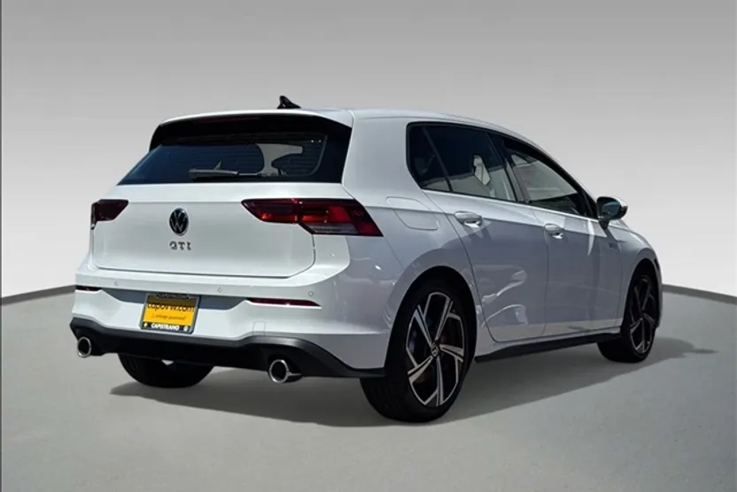 2025 Volkswagen Golf GTI SE photo 1