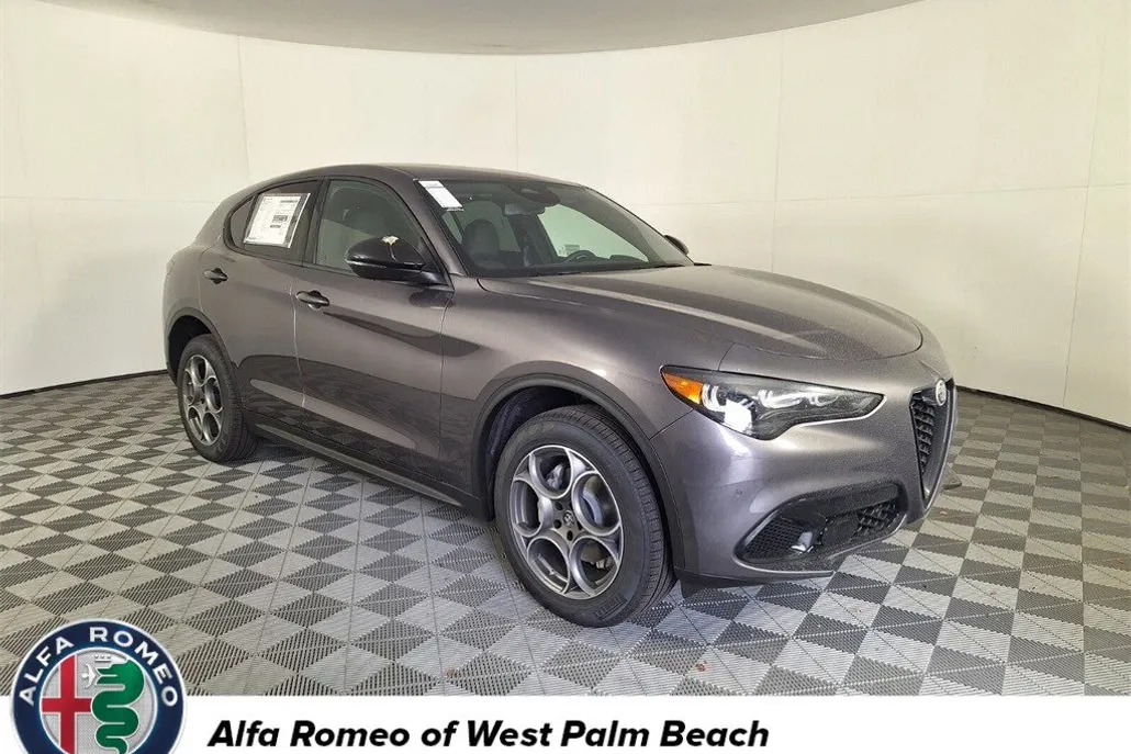 2025 Alfa Romeo Stelvio Sport photo 1