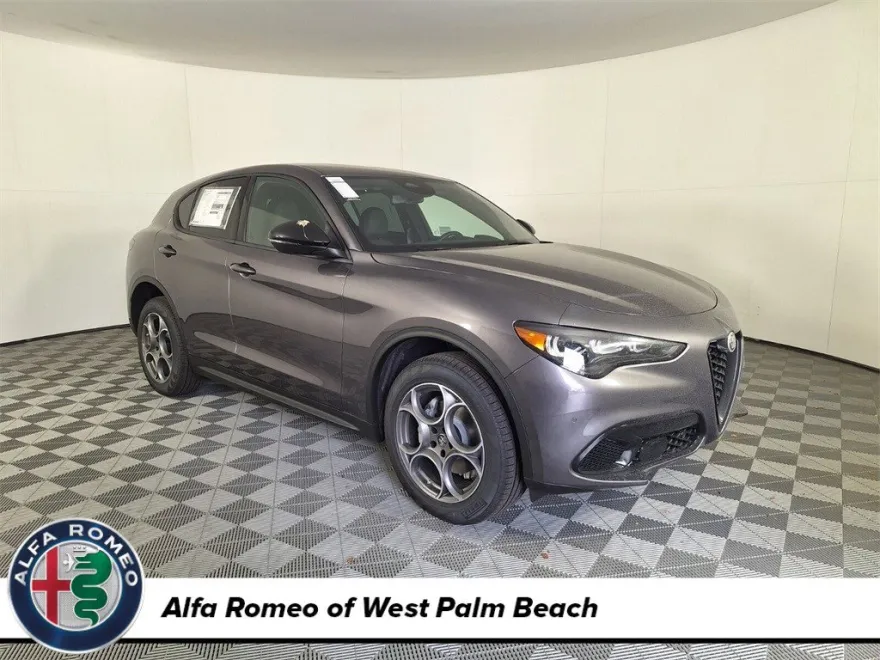 2025 Alfa Romeo Stelvio Sport photo 1