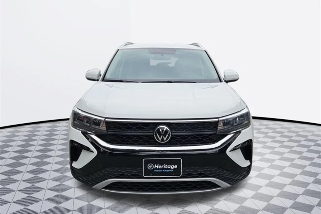 2022 Volkswagen Taos SE photo 1