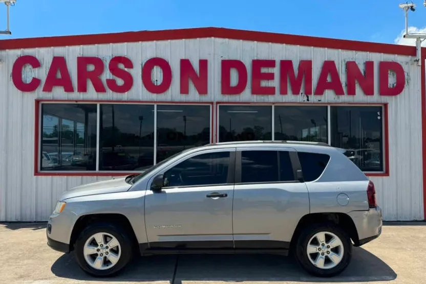 2016 Jeep Compass Sport photo 1