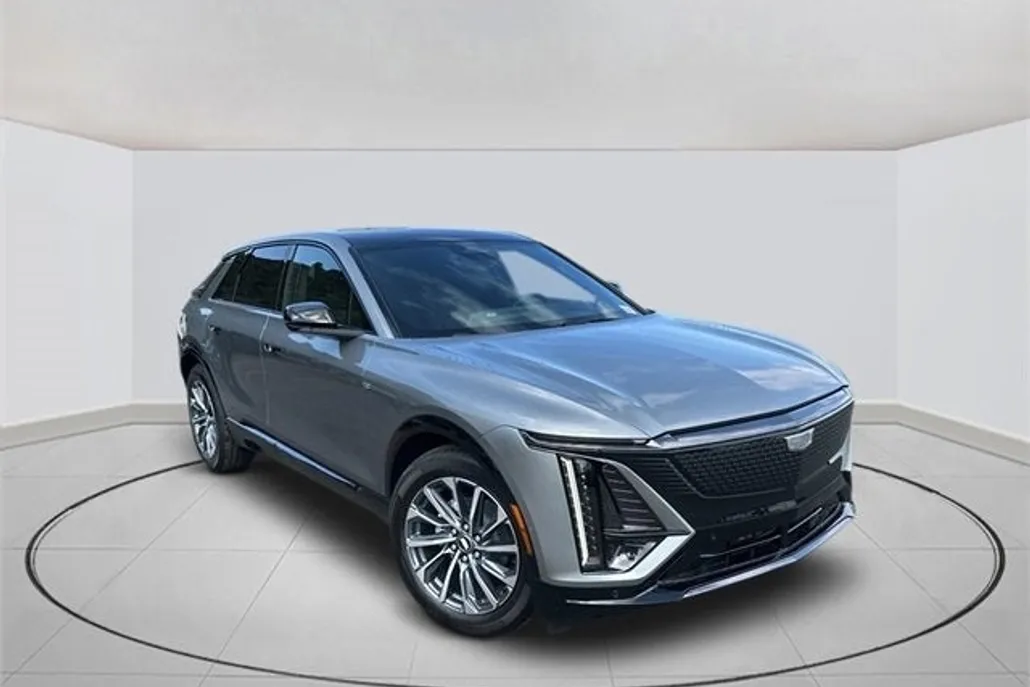 2025 Cadillac Lyriq Sport photo 1