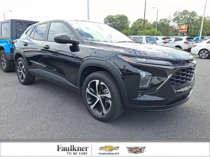 2024 Chevrolet Trax photo 1