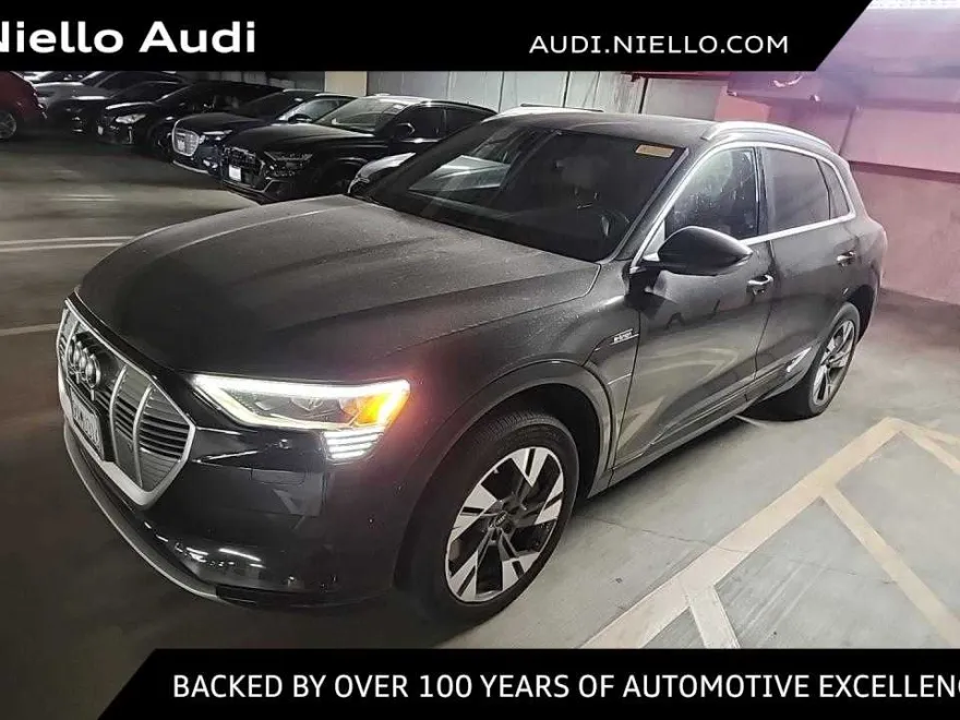 2022 Audi e-tron Premium Plus photo 1
