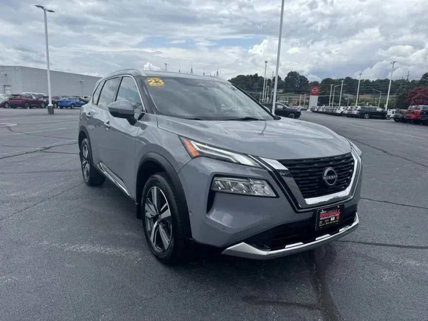 2023 Nissan Rogue Platinum photo 1