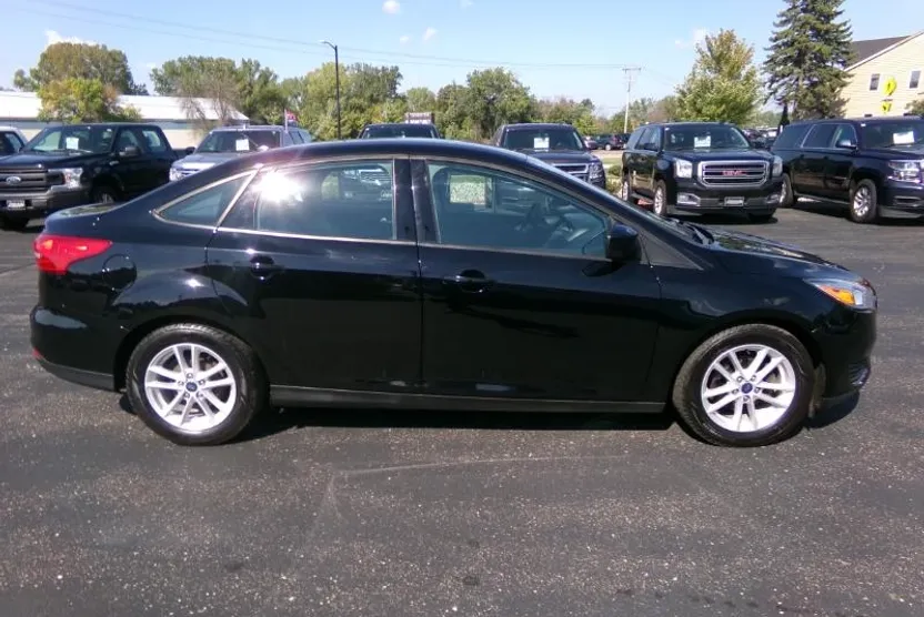 2018 Ford Focus Sedan photo 1