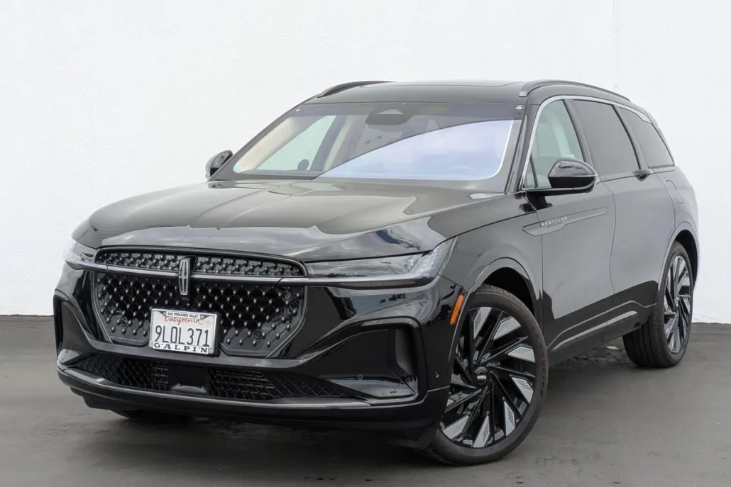 2024 Lincoln Nautilus Black Label photo 1