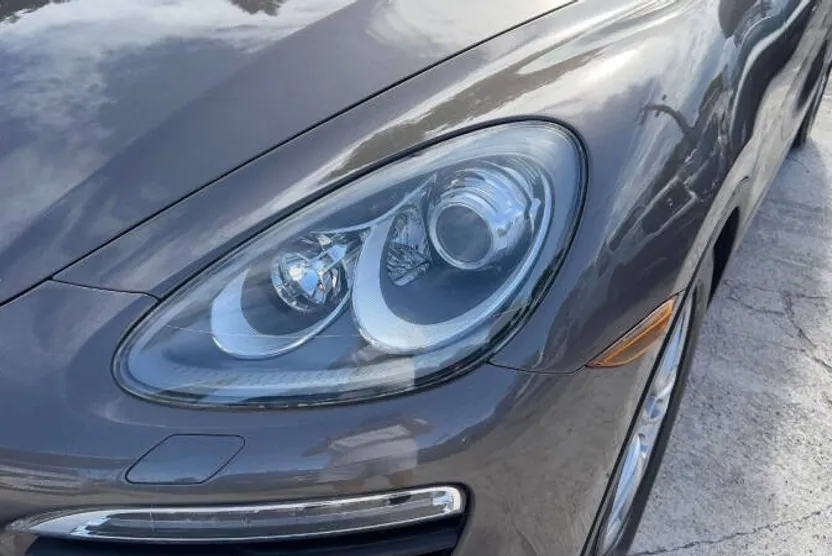 2012 Porsche Cayenne S Hybrid photo 1