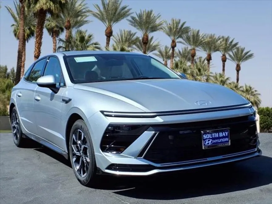 2025 Hyundai Sonata SEL photo 1