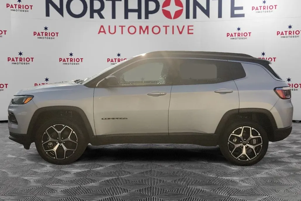 2025 Jeep Compass Limited photo 1