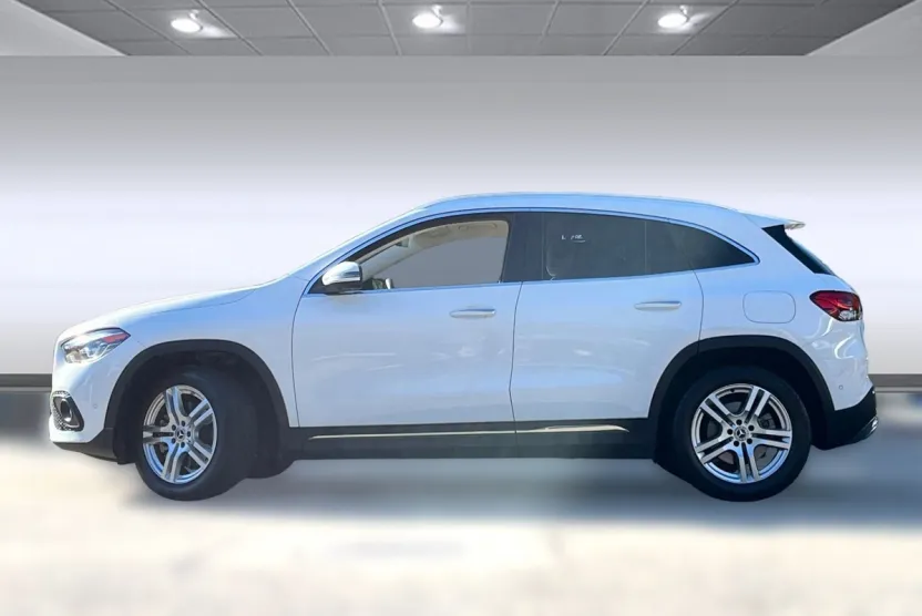 2021 Mercedes Benz GLA 250 4MATIC photo 1
