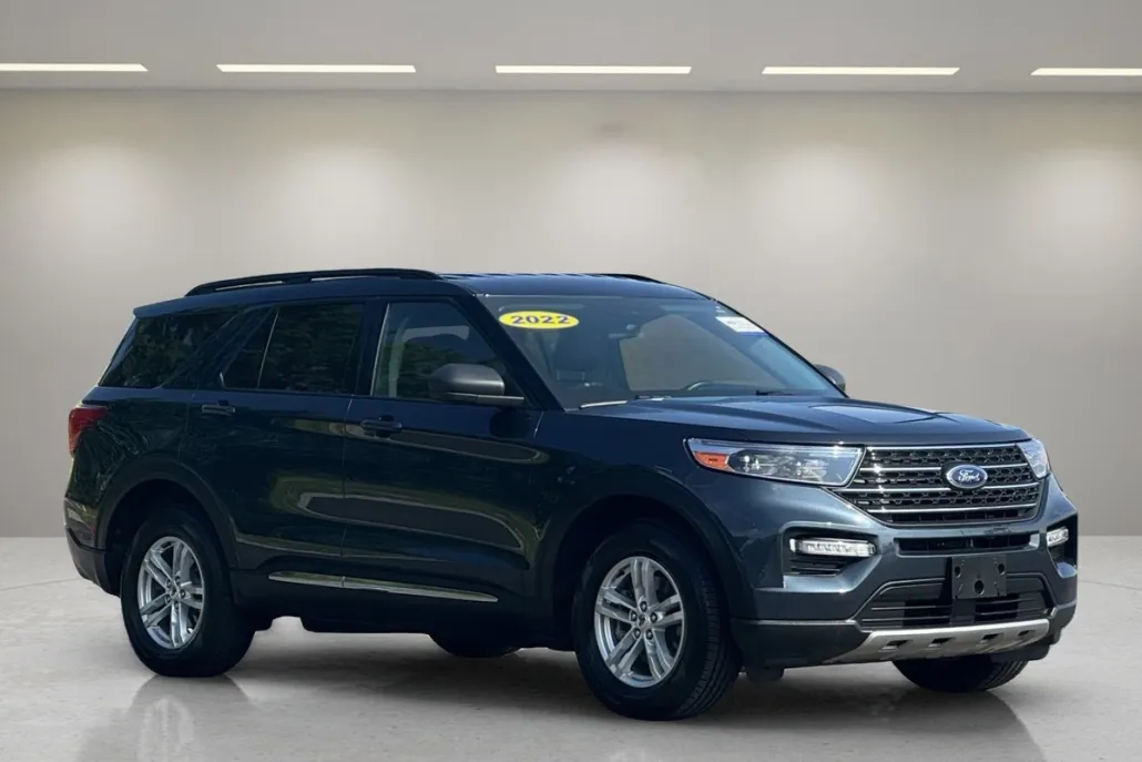 2022 Ford Explorer XLT photo 1
